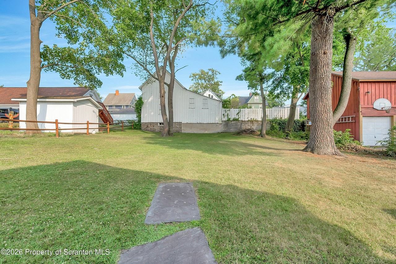 1724 Monsey Ave #TOP - Photo 3 of 32