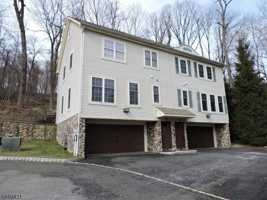 featured image of 8 Entrance Ave
