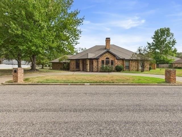 1178 Oval Dr - Photo 2 of 50