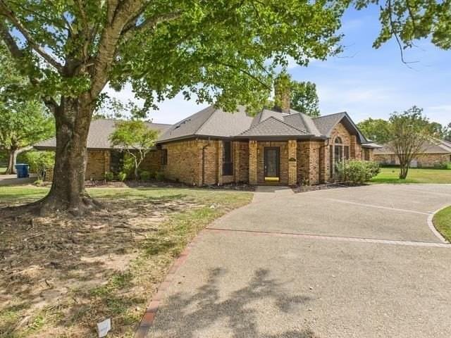 1178 Oval Dr - Photo 3 of 50
