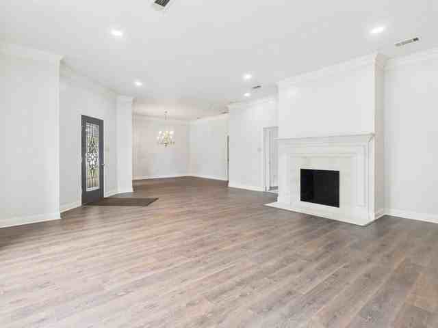 1178 Oval Dr - Photo 5 of 50