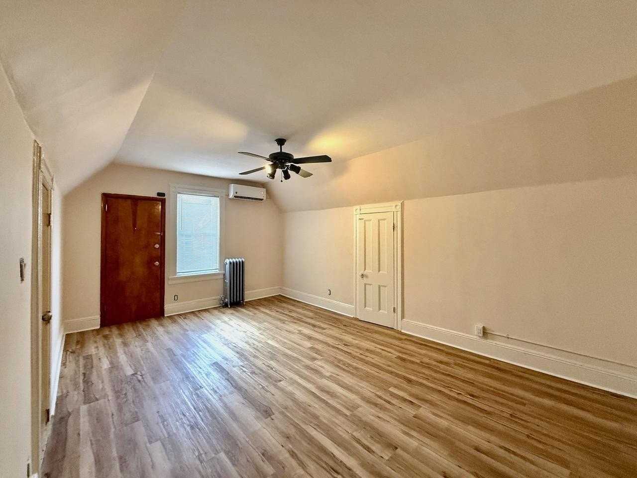347 Avenue C #3 - Photo 4 of 18