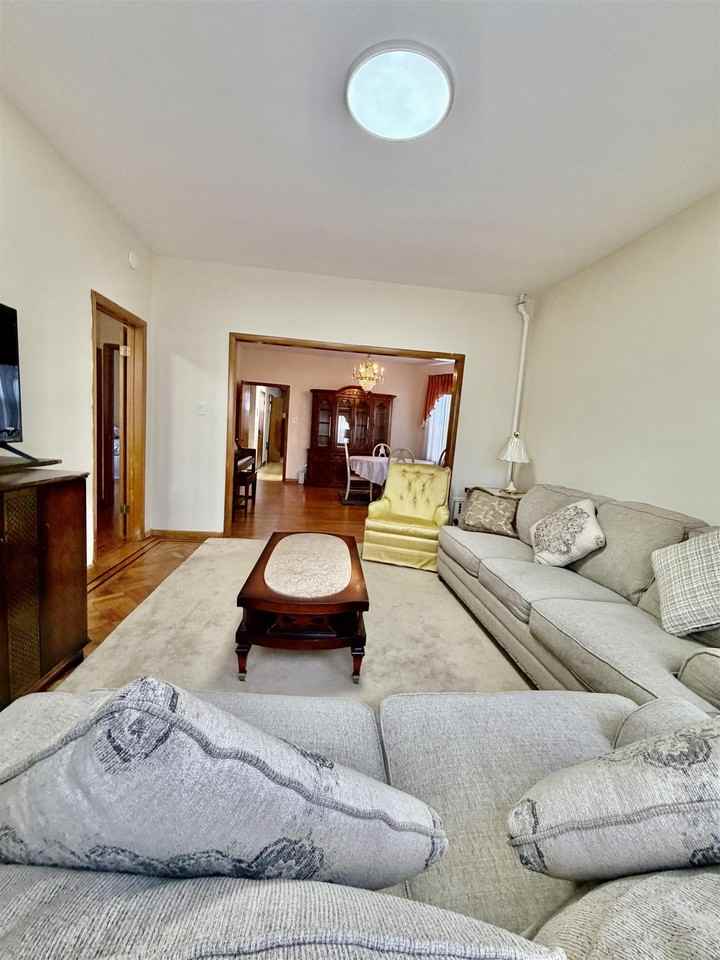 336 Avenue C - Photo 6 of 16