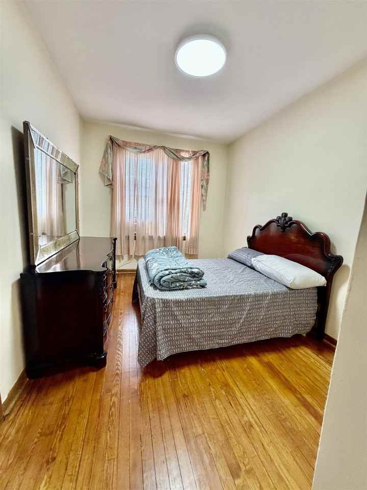 336 Avenue C - Photo 7 of 16