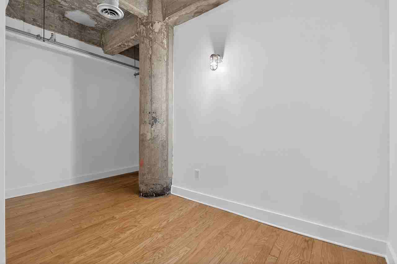 140 Bay St #5E - Photo 2 of 15