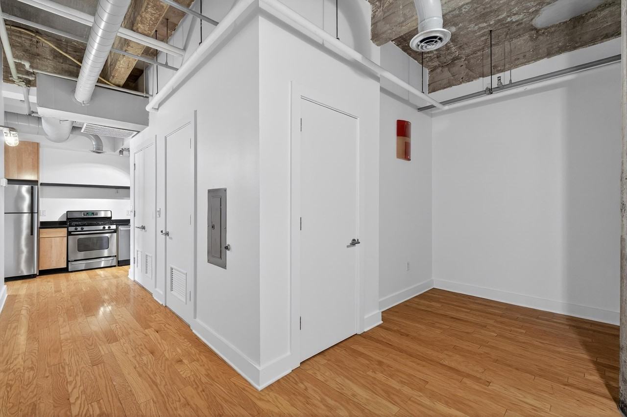 140 Bay St #5E - Photo 4 of 15