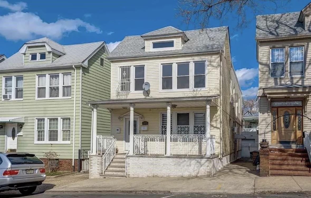 270 Stevens Ave - Photo 2 of 13