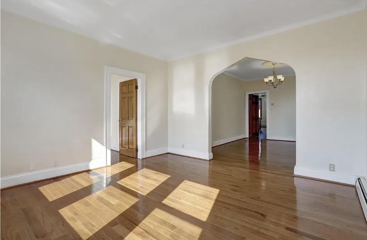 270 Stevens Ave - Photo 6 of 13