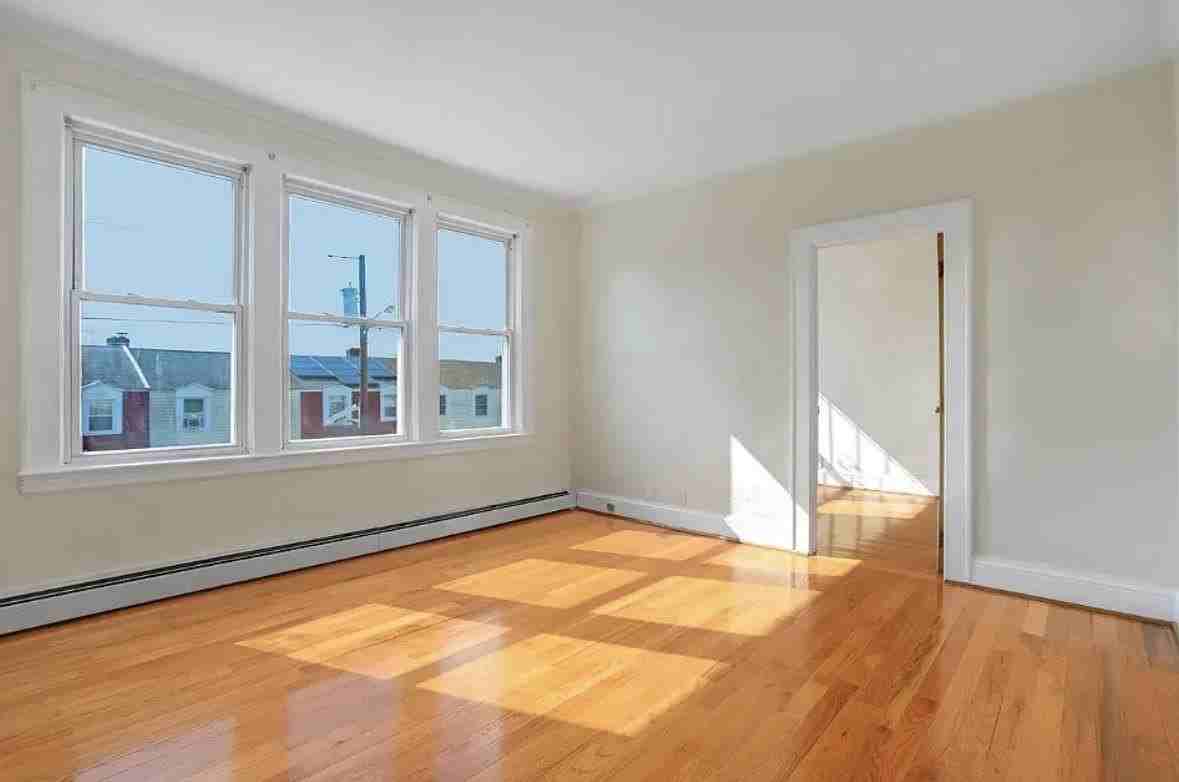 270 Stevens Ave - Photo 7 of 13
