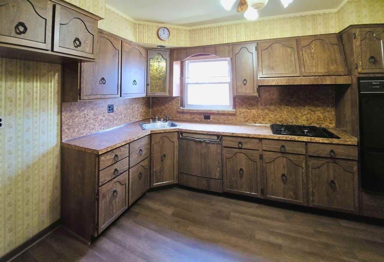 574A Avenue E #2 - Photo 5 of 11