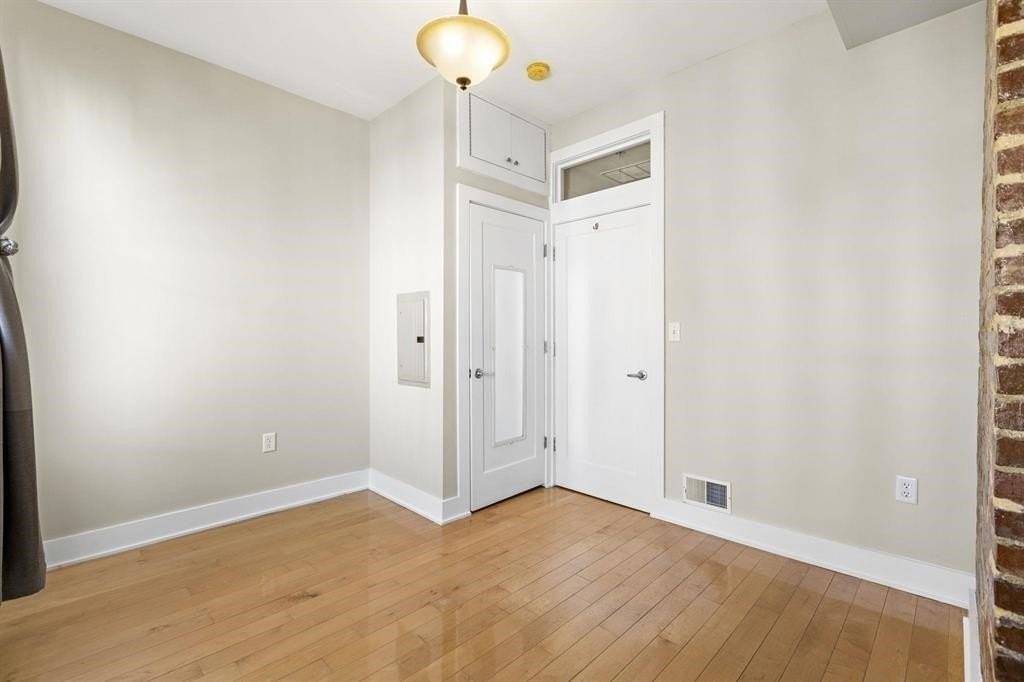 322 Grand St #3R - Photo 5 of 11