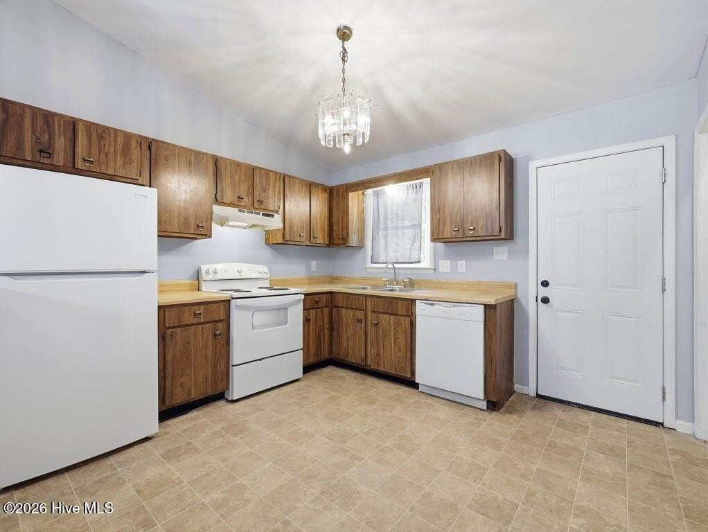 406 Cedar Creek Dr - Photo 4 of 12