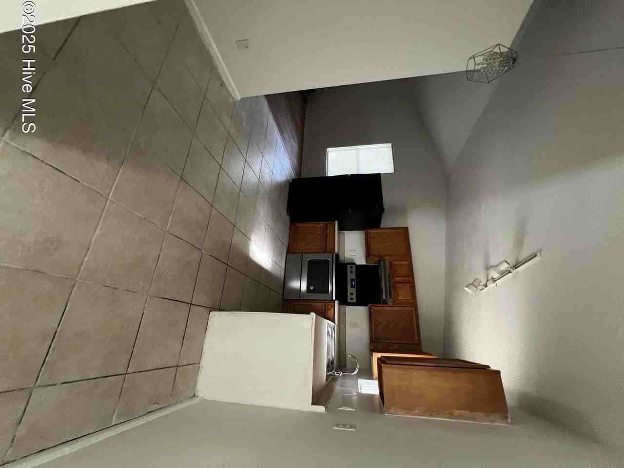 3720 Prices Ln - Photo 2 of 11
