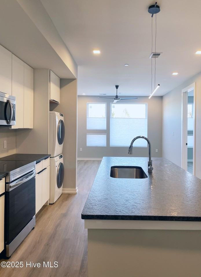 607 S 11th St #207 - Photo 7 of 12