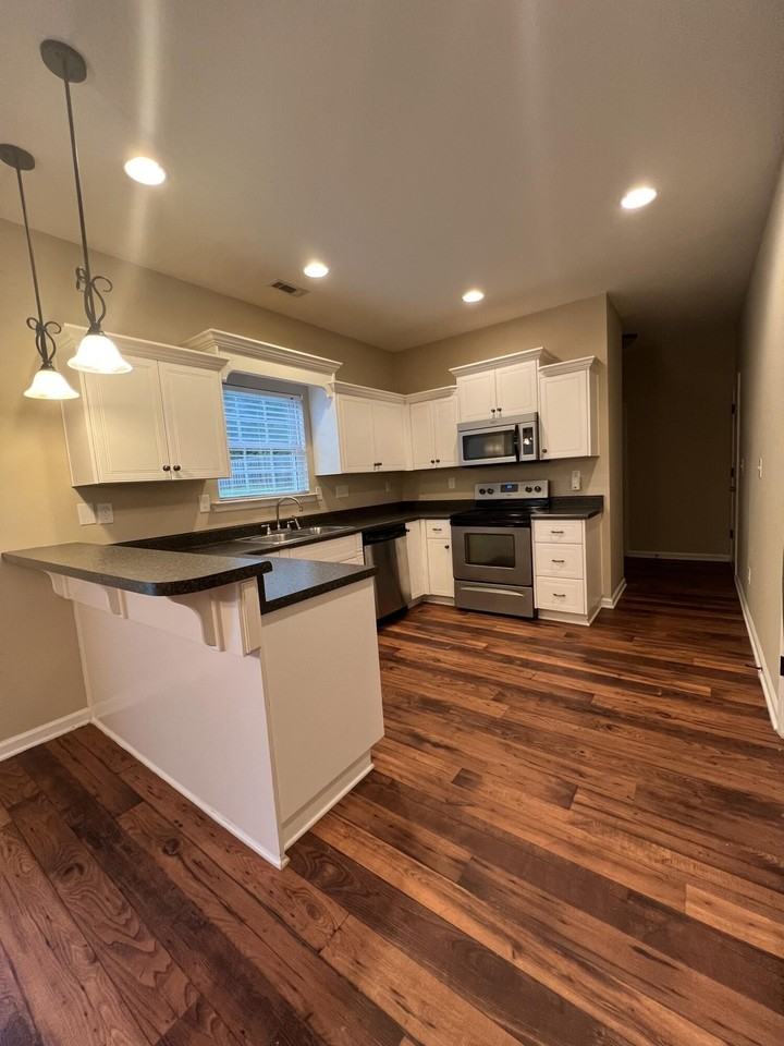 5013 Sunderlund Ct - Photo 5 of 17