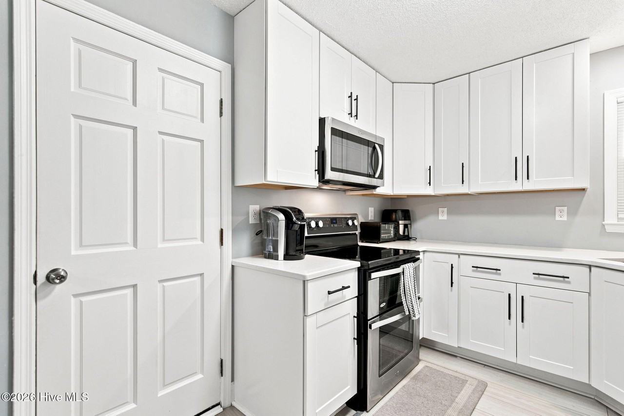7228 Quail Woods Rd - Photo 6 of 36