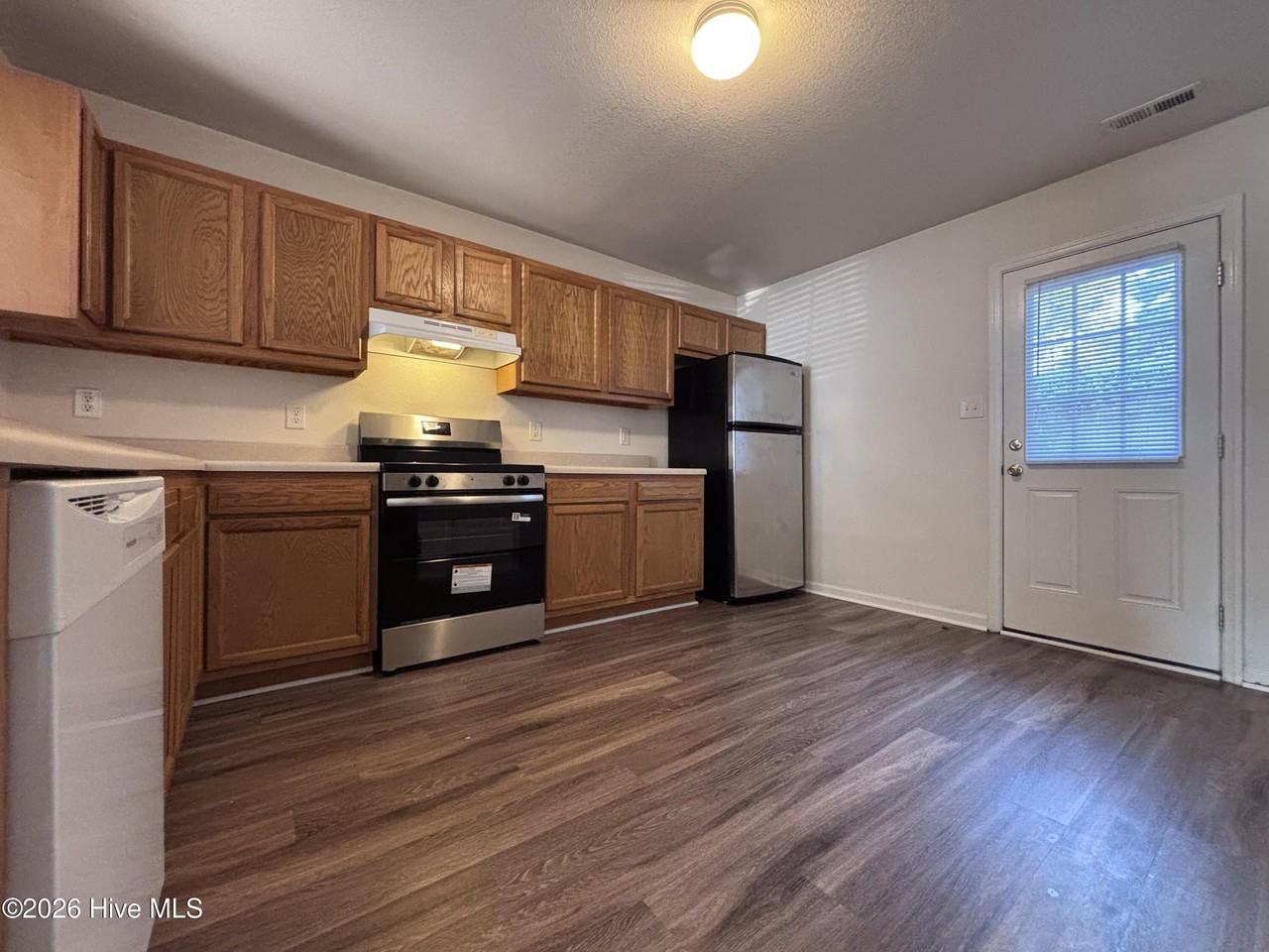 60 Rainbow Dr #3 - Photo 5 of 14