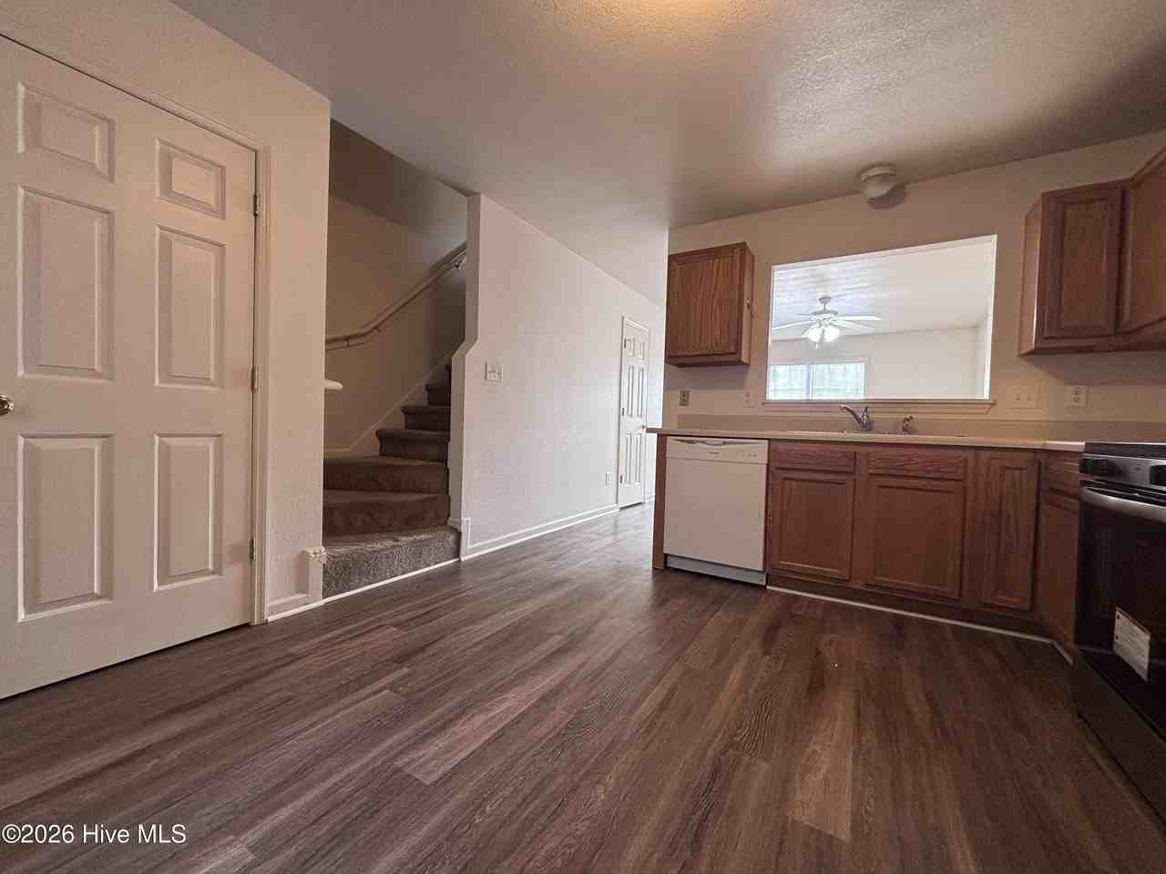 60 Rainbow Dr #3 - Photo 6 of 14