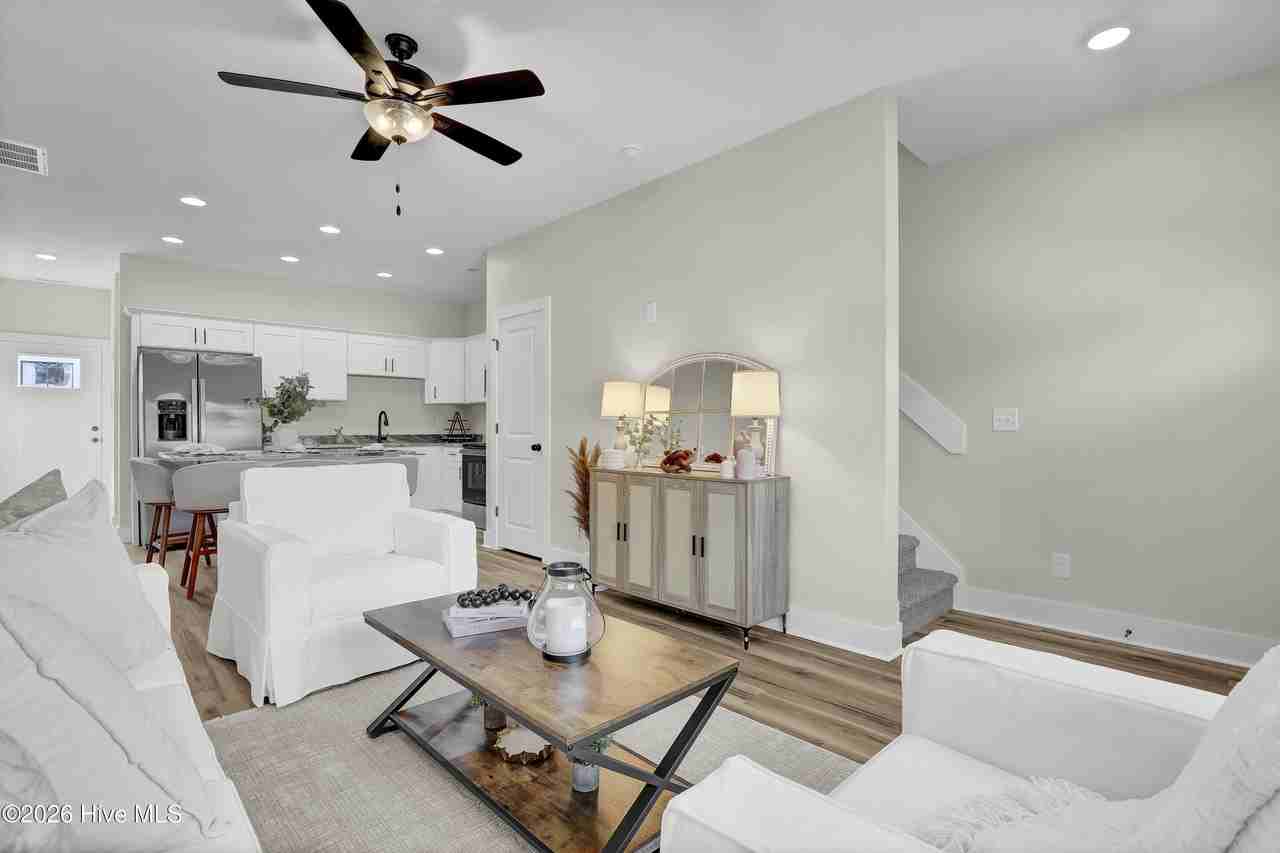 403 Blue Bluff Lane - Photo 7 of 28