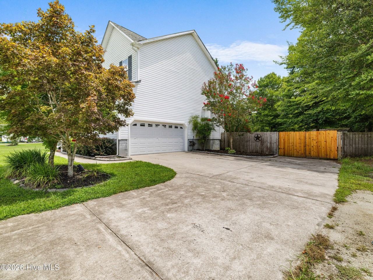 156 Old Beechtree Ln - Photo 7 of 49