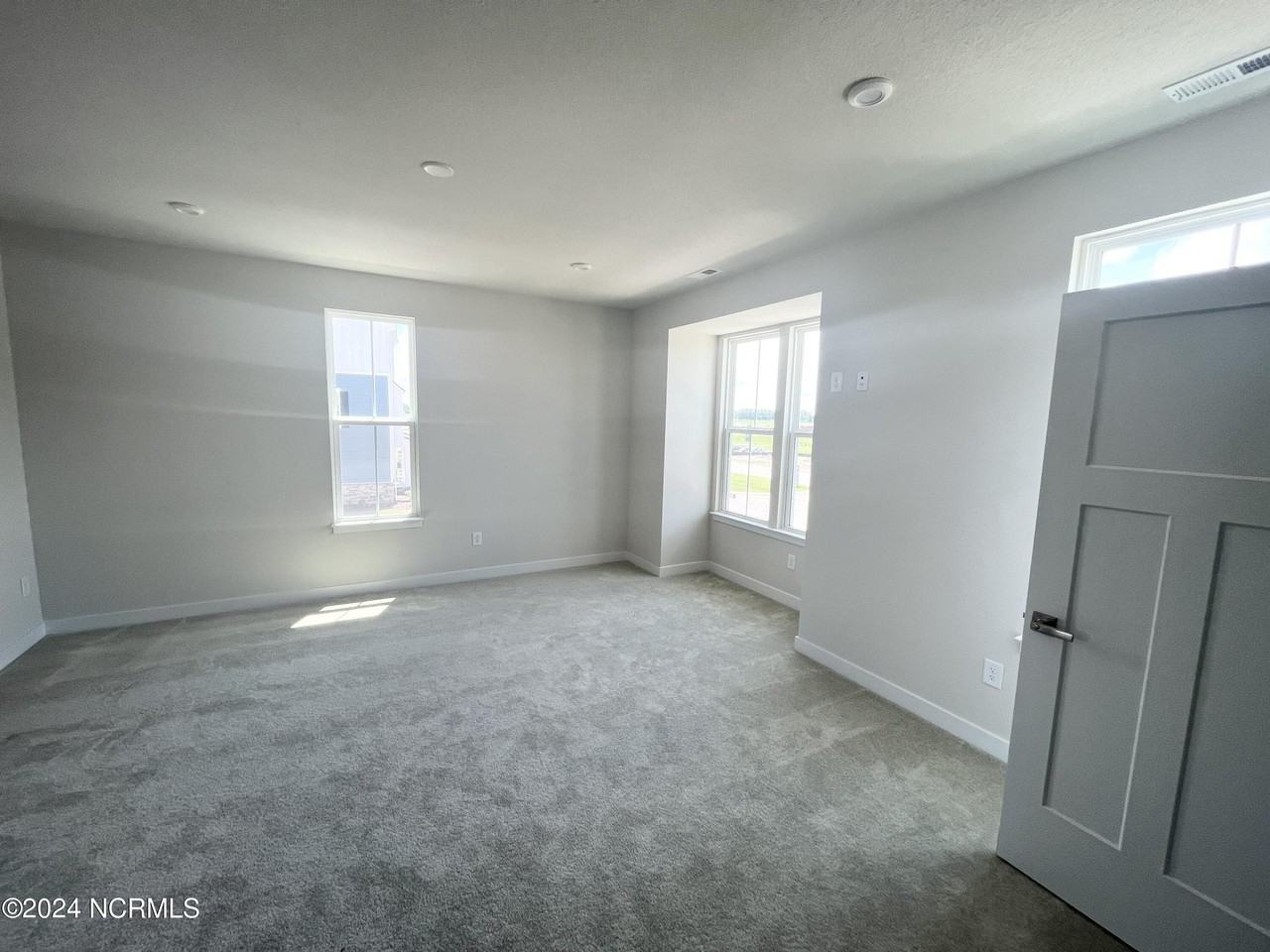 315 Fost Blvd - Photo 5 of 11