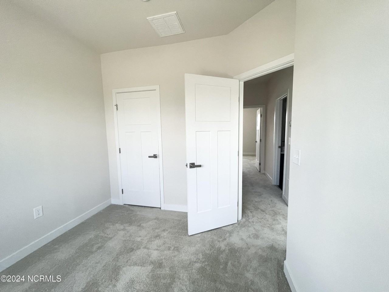 315 Fost Blvd - Photo 6 of 11