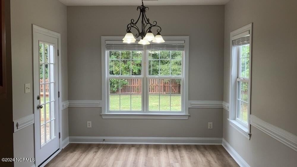 105 Sparkling Brook Way - Photo 5 of 16