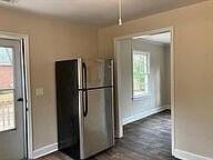 422 Florida Ave - Photo 4 of 8
