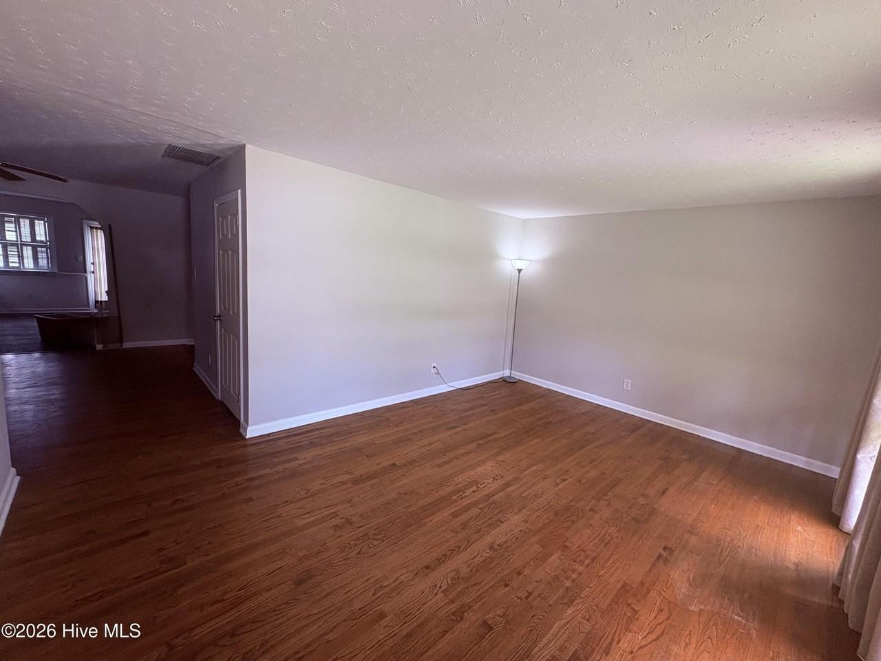 406 Forest Grove Ave - Photo 6 of 26