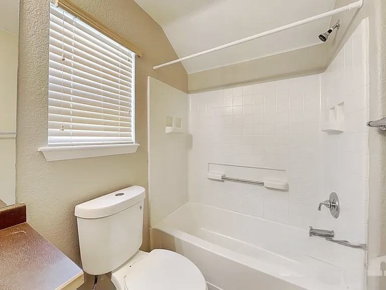 4822 Jebel Street - Photo 4 of 10