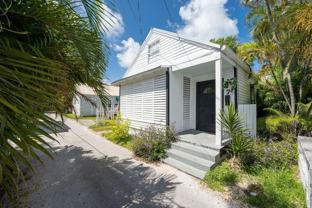 7 Thompson Ln - Photo 1 of 1