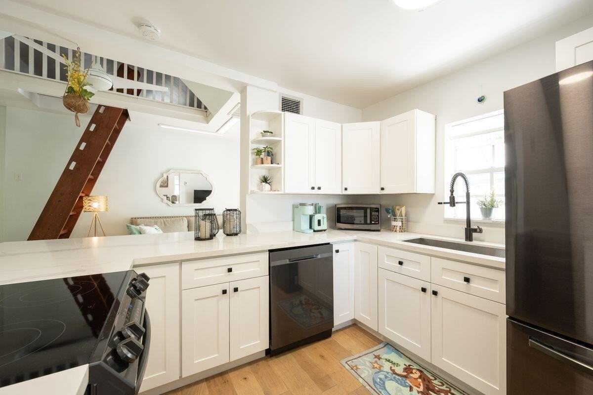 7 Thompson Ln - Photo 6 of 20