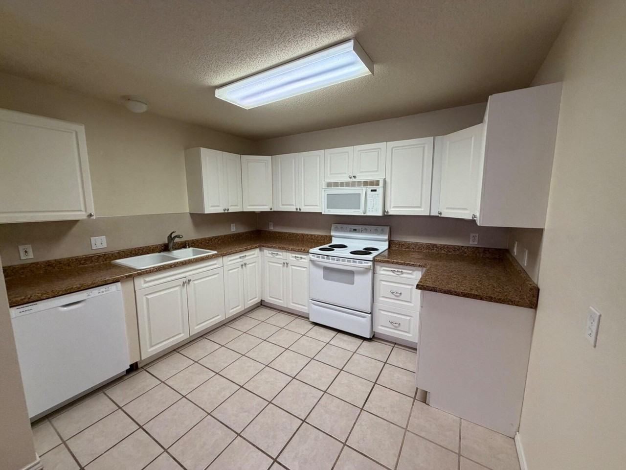 9709 Joliet Ave - Photo 4 of 14