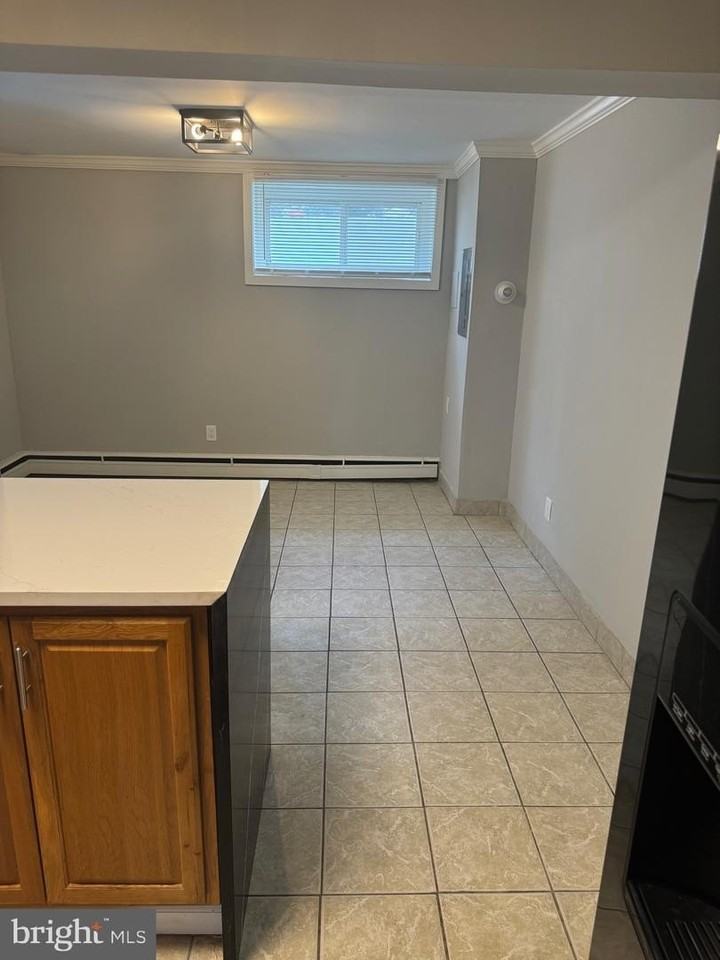 4253 Brooks St Ne - Photo 5 of 22