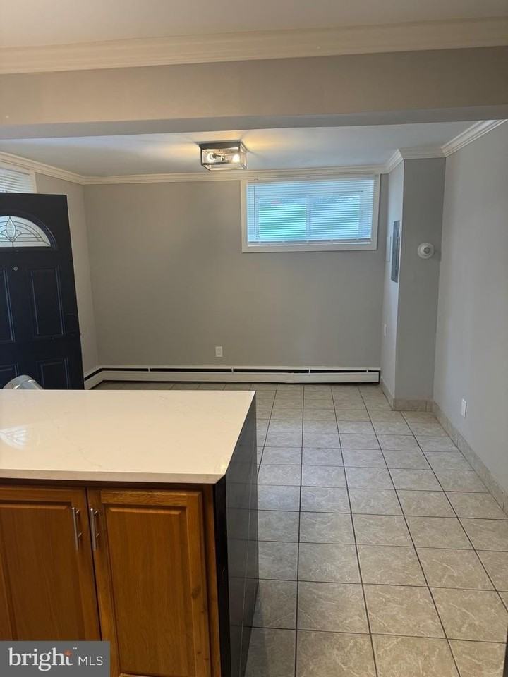 4253 Brooks St Ne - Photo 6 of 22
