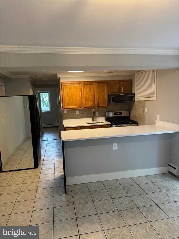4253 Brooks St Ne - Photo 7 of 22