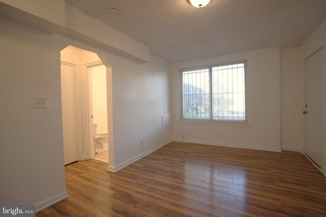 4329 Halley Ter Se - Photo 3 of 8