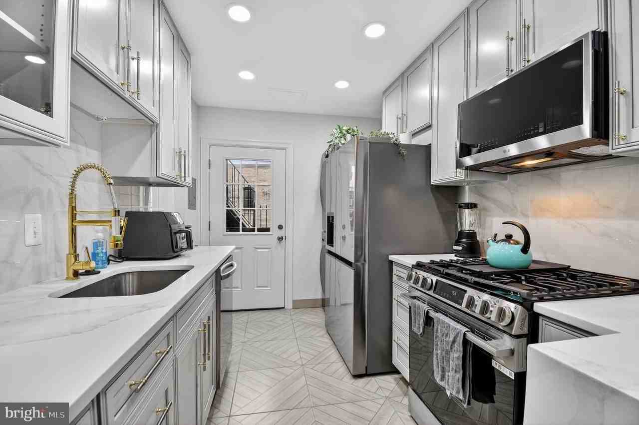 1919 19th St Nw - Photo 6 of 16
