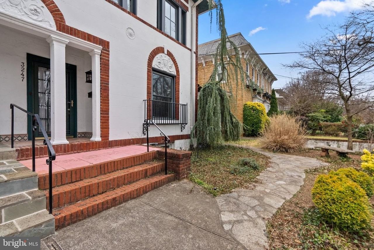 3247 38th St Nw - Photo 3 of 28