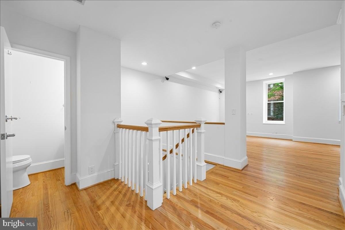 1830 17th St Nw - Photo 7 of 33