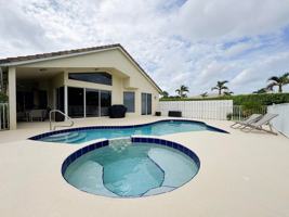 featured image of Long Lake Palm Dr