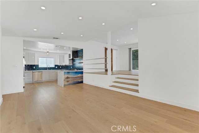 7841 W 83rd St - Photo 5 of 8