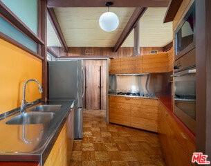 12421 Deerbrook Ln - Photo 6 of 8