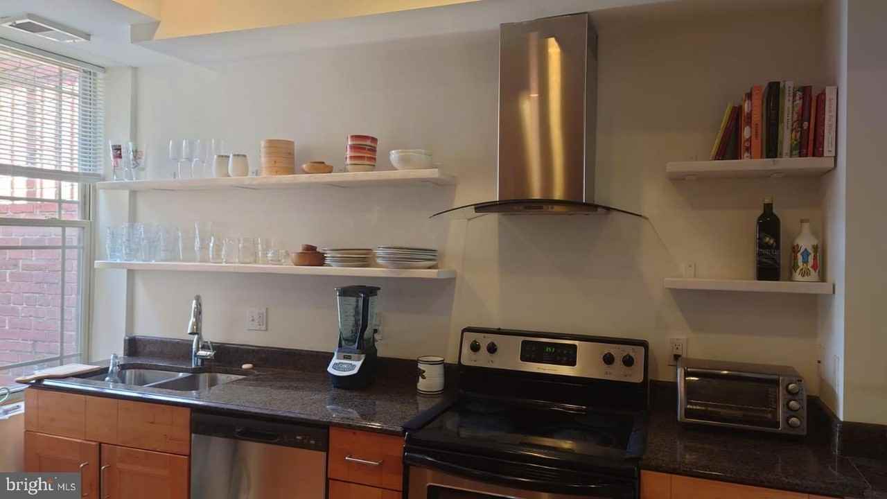 34 Rhode Island Ave Ne - Photo 6 of 20