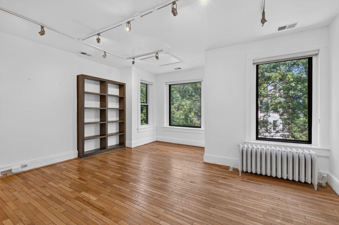 1790 Lanier Pl Nw - Photo 3 of 23