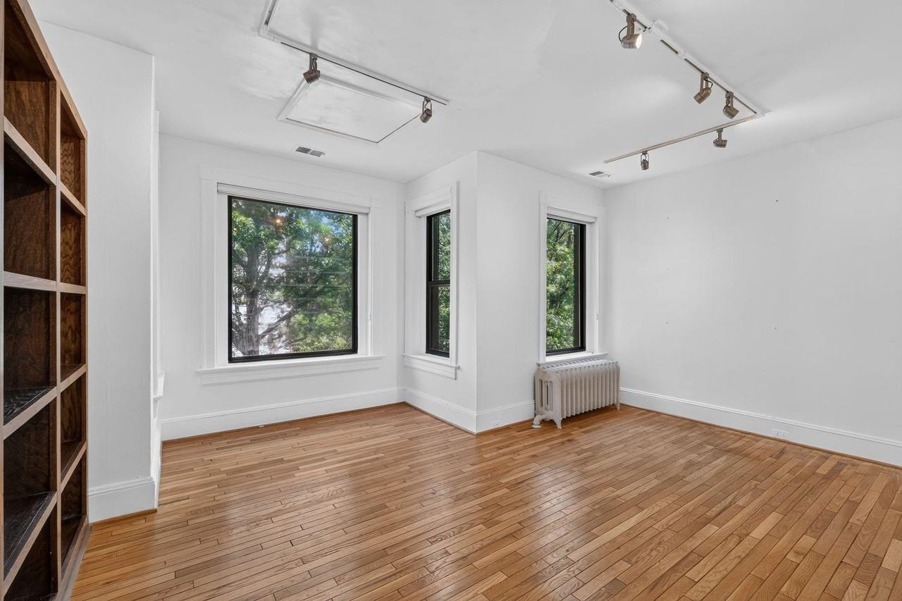 1790 Lanier Pl Nw - Photo 4 of 23