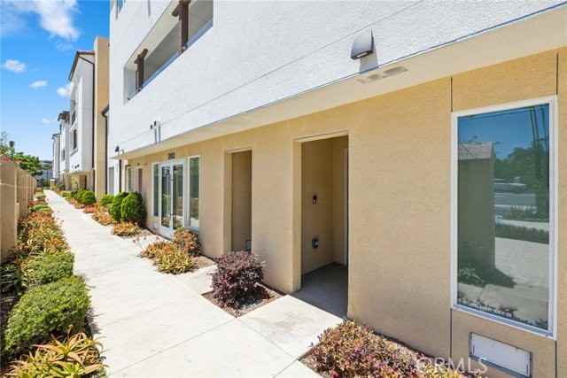 3189 Doheny Way - Photo 2 of 8