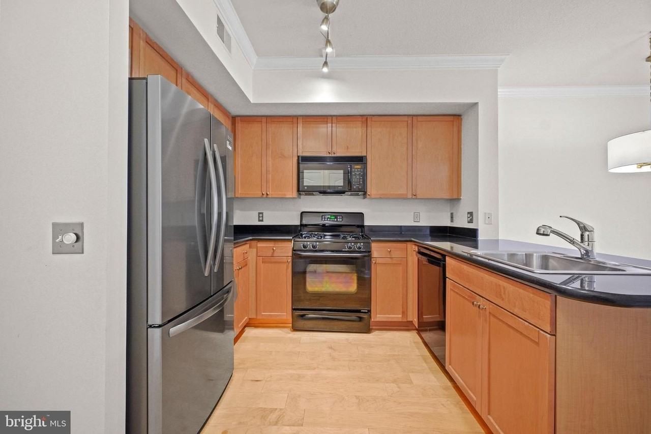 1441 Rhode Island Ave Nw - Photo 5 of 43