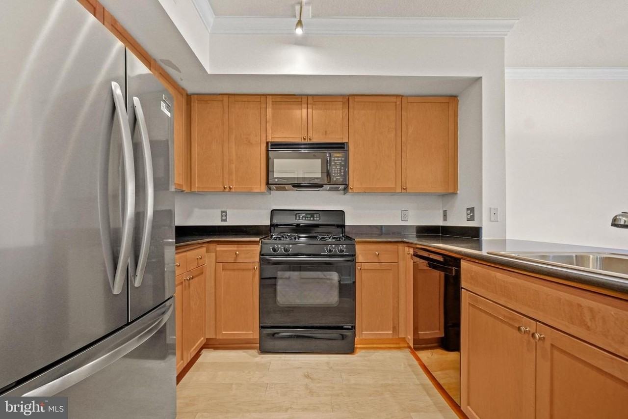 1441 Rhode Island Ave Nw - Photo 6 of 43
