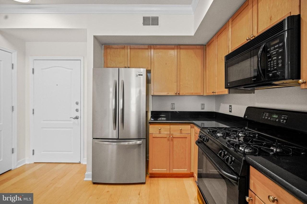1441 Rhode Island Ave Nw - Photo 7 of 43